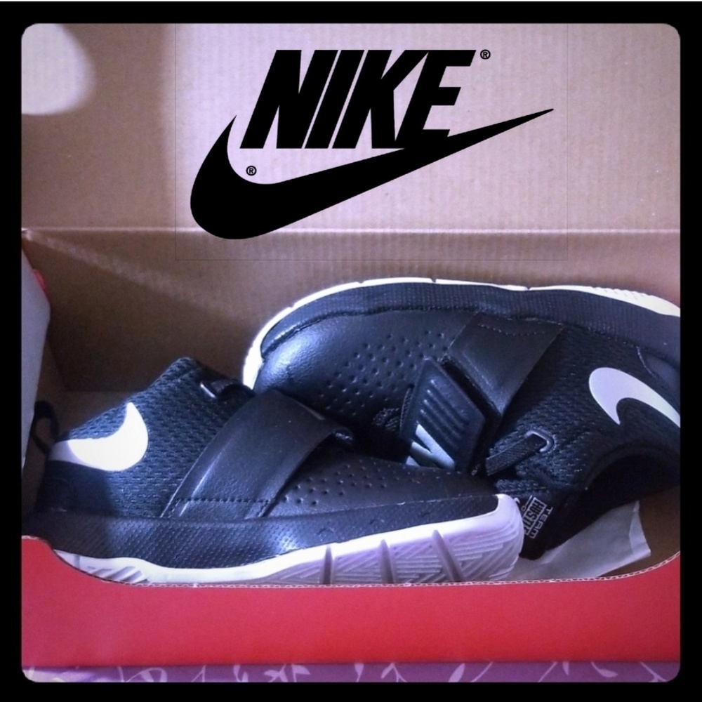 🆕️ Nike Team Hustle D 8